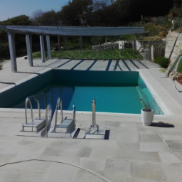 Fourniture et pose de liner pour piscine : choix de matériaux et processus d'installation Auch